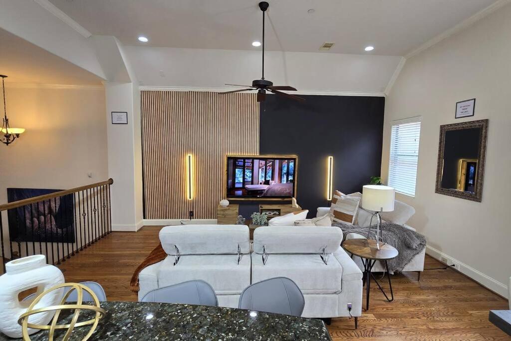 Modern Galleria Gem Private Jacuzzi 3 Br 休斯敦 外观 照片
